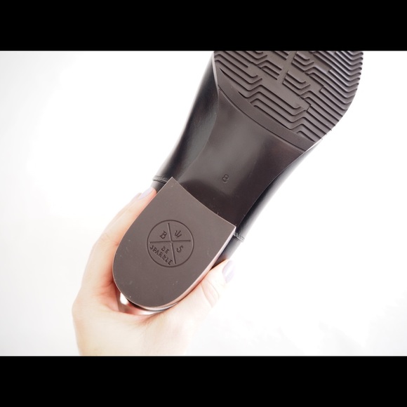 Boots - Picture 4 of 5